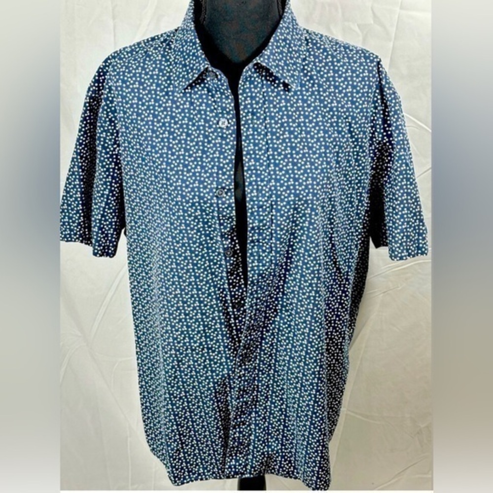 Michael Kors Men's Stretch Button Front Short Sleeve Shirt. XXL